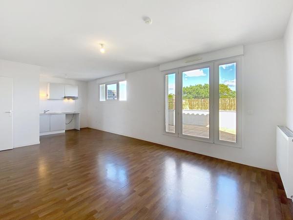 T3 avec ascenseur, 2 terrasses et 2 parkings