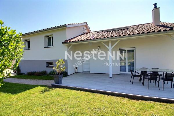 DIEMOZ - BELLE MAISON DE 101M² environ avec joli terrain clos arboré, piscine- DPE : C