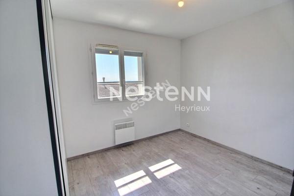 DIEMOZ - BELLE MAISON DE 101M² environ avec joli terrain clos arboré, piscine- DPE : C