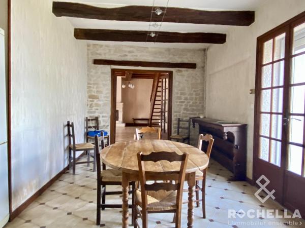 Maison de bourg en pierre