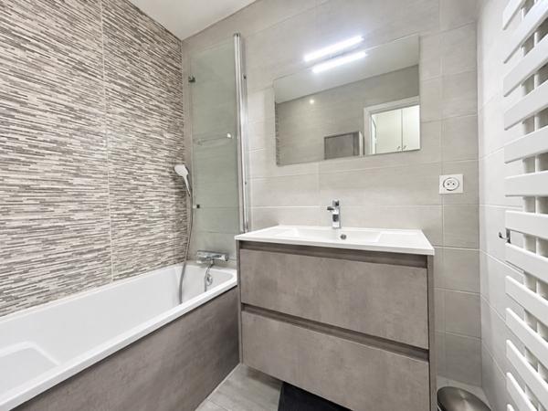 BRETIGNY-SUR-ORGE - APPARTEMENT DUPLEX F3 - 90 m2 au sol - Hauteur Cathédrale - Excellent état - Petite réside