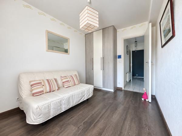 BRETIGNY-SUR-ORGE - APPARTEMENT DUPLEX F3 - 90 m2 au sol - Hauteur Cathédrale - Excellent état - Petite réside