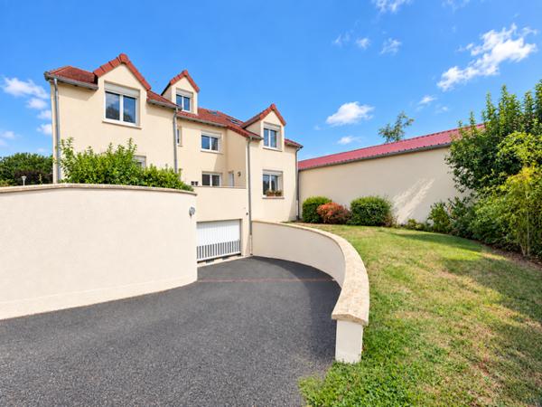 BRETIGNY-SUR-ORGE - APPARTEMENT DUPLEX F3 - 90 m2 au sol - Hauteur Cathédrale - Excellent état - Petite réside