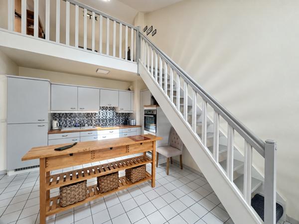 BRETIGNY-SUR-ORGE - APPARTEMENT DUPLEX F3 - 90 m2 au sol - Hauteur Cathédrale - Excellent état - Petite réside