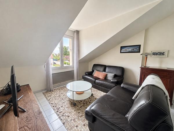 BRETIGNY-SUR-ORGE - APPARTEMENT DUPLEX F3 - 90 m2 au sol - Hauteur Cathédrale - Excellent état - Petite réside