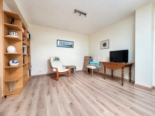 BRETIGNY-SUR-ORGE - APPARTEMENT DUPLEX F3 - 90 m2 au sol - Hauteur Cathédrale - Excellent état - Petite réside