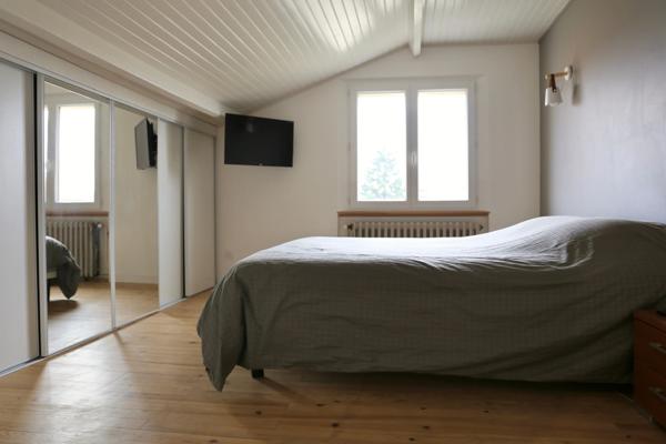 Maison à vendre 4 pièces, sous sol, cave, garage, atelier, + studio à amenager, sur une parcelle de 285m2 à REIMS (51)