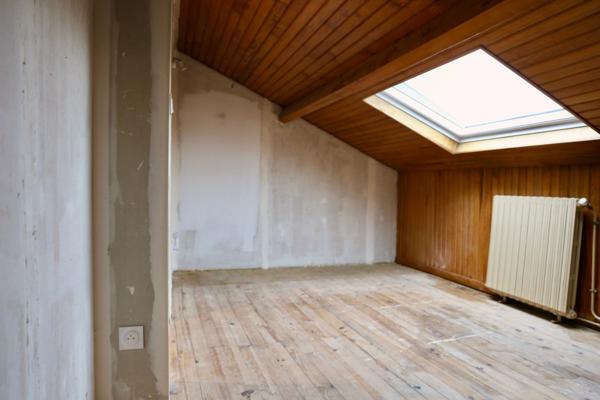 Maison à vendre 4 pièces, sous sol, cave, garage, atelier, + studio à amenager, sur une parcelle de 285m2 à REIMS (51)