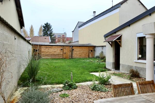 Maison à vendre 4 pièces, sous sol, cave, garage, atelier, + studio à amenager, sur une parcelle de 285m2 à REIMS (51)