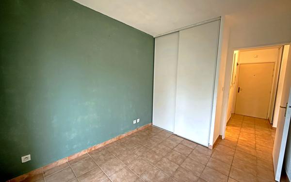 Appartement à louer    2 pièces •  Marseille 9