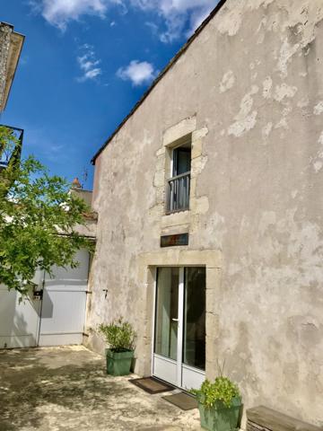 Maison et son chai à 2 pas du port de Rivedoux