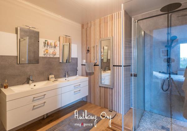 Maison à VIRE NORMANDIE, 14500 - 6 pièces 201m²