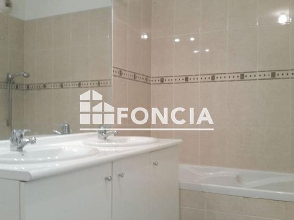 Location Appartement 3 pièces 59.82 m² - 26 AVENUE COROT Marseille 13013