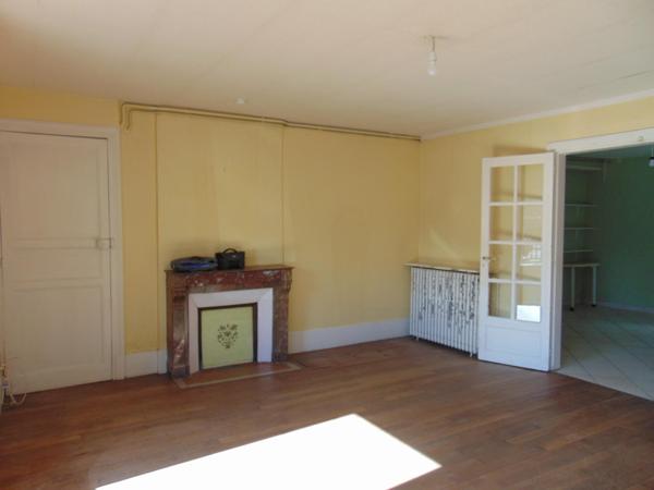 Maison 118 m², 3 chs, cour, centre La Ferté Macé