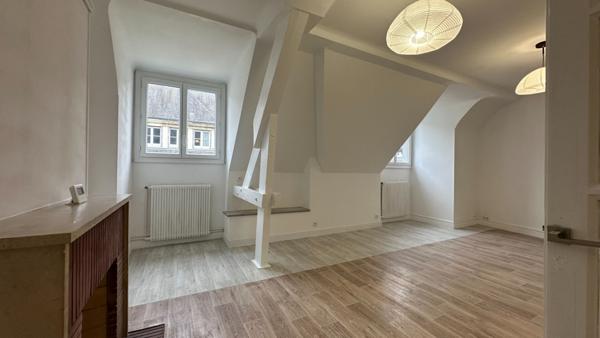 Appartement à vendre de 4 pièces principales en centre ville de Compiègne