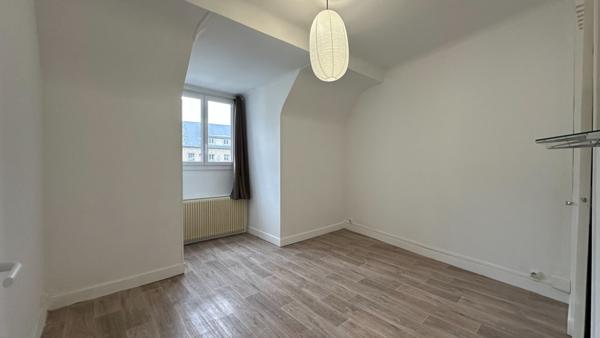 Appartement à vendre de 4 pièces principales en centre ville de Compiègne