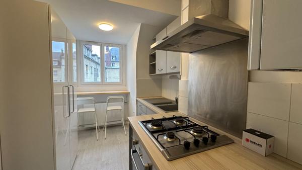 Appartement à vendre de 4 pièces principales en centre ville de Compiègne