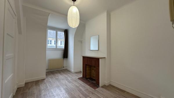 Appartement à vendre de 4 pièces principales en centre ville de Compiègne