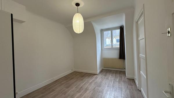 Appartement à vendre de 4 pièces principales en centre ville de Compiègne