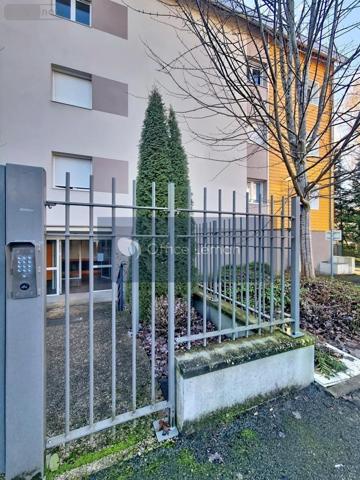 Appartement à vendre à Ferney-Voltaire dans l'Ain (01210), ref : 01047-820