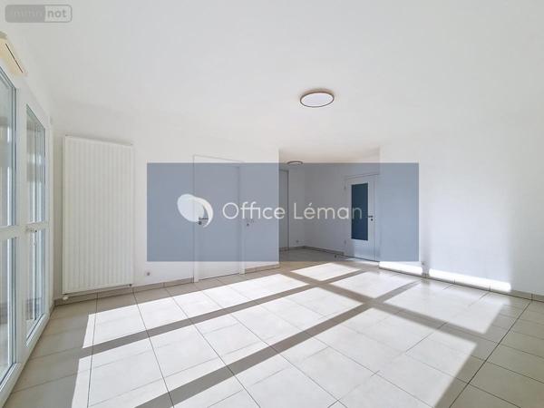 Appartement à vendre à Ferney-Voltaire dans l'Ain (01210), ref : 01047-820