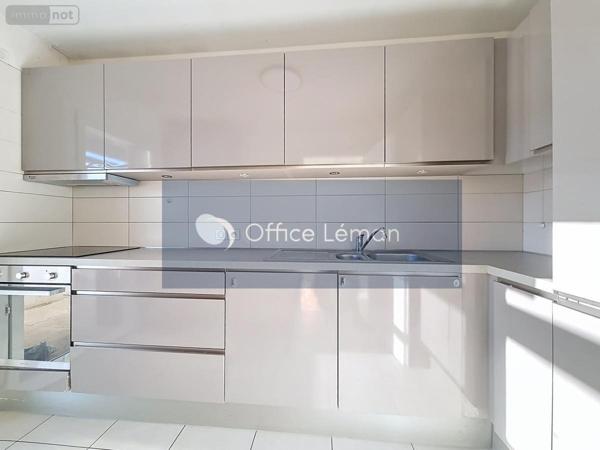 Appartement à vendre à Ferney-Voltaire dans l'Ain (01210), ref : 01047-820