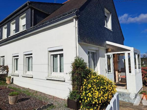 HAUTE VILLE- Maison d'habitation composée, d'une entrée, WC, salle d'eau ( douche, vasque), sal...