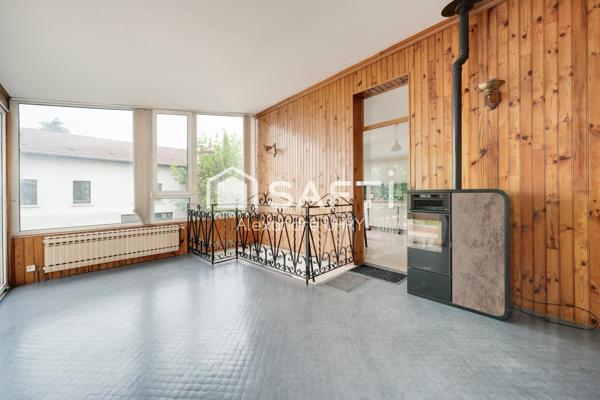 Beaux volumes ! Belles hauteurs sous plafonds !
