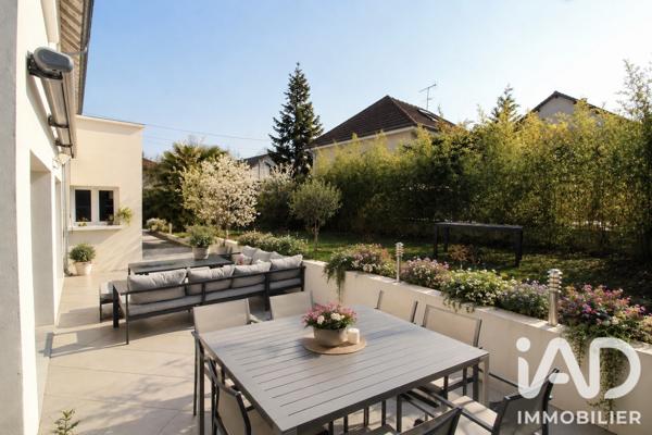 Maison à vendre 9 pièces 231 m² Verneuil-sur-Seine