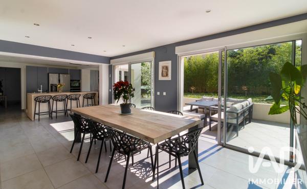 Maison à vendre 9 pièces 231 m² Verneuil-sur-Seine