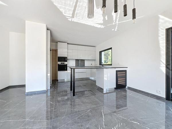 Maison à vendre 4 pièces LA ROQUETTE SUR SIAGNE (06)