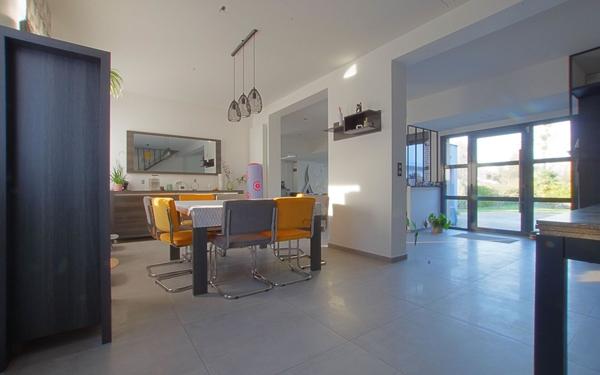 Maison à vendre    6 pièces •  Roye