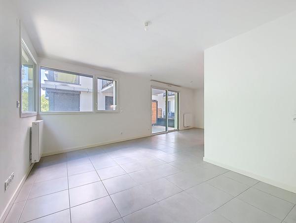 Appartement T1 Bis de 47m² avec terrasse et parking à vendre à Toulouse, dans le quartier Saint-Martin-du-Touch