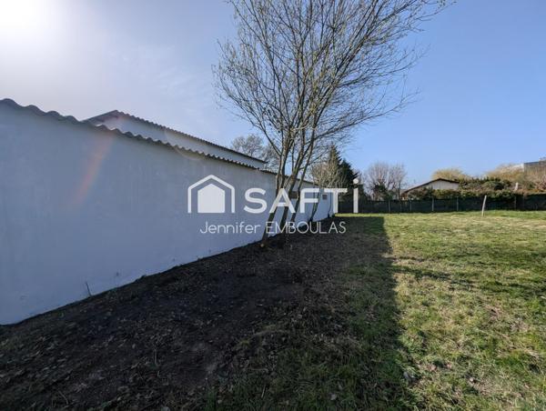 Bâtiment 170 m² : GARAGE / HANGAR / ENTREPOT