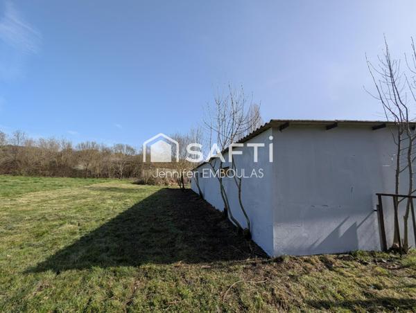 Bâtiment 170 m² : GARAGE / HANGAR / ENTREPOT