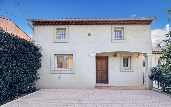 Maison à vendre    6 pièces •  Hyères