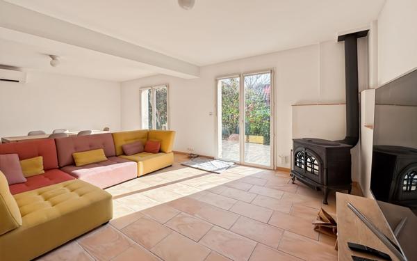 Maison à vendre    6 pièces •  Hyères