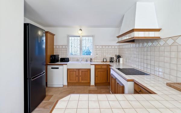 Maison à vendre    6 pièces •  Hyères