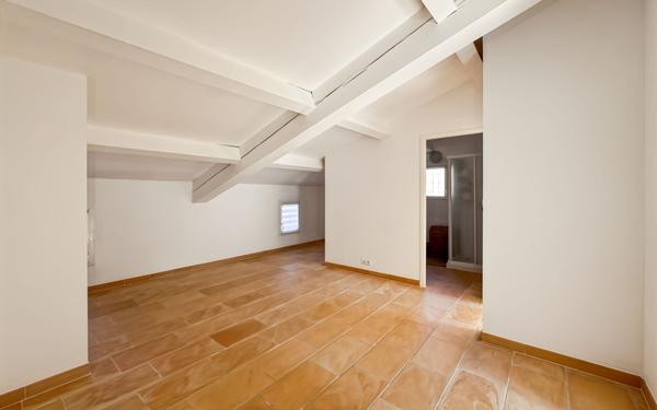 Maison à vendre    6 pièces •  Hyères