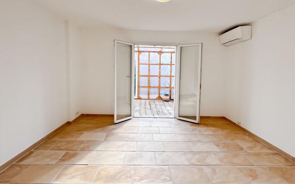 Maison à vendre    6 pièces •  Hyères