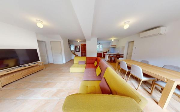 Maison à vendre    6 pièces •  Hyères