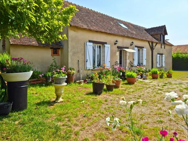 Fermette et ses dépendances dans un environnement calme à quelques minutes de Marolles-Les-Braults