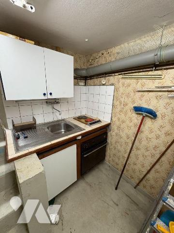 Centre ville, à proximité immédiate des commerces et de la plage, Maison de ville comprenant au...