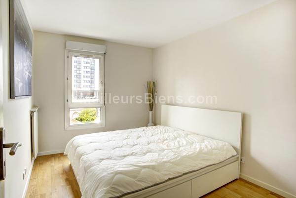 Plein centre, 3 p en parfait état avec petite terrasse.