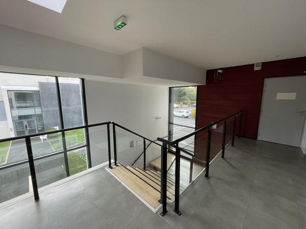 Bureaux à louer 173 m² à Saint-Herblain avec 12 places de parking