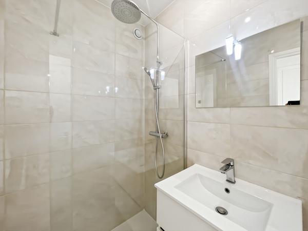 APPARTEMENT DE TYPE 2 PIECES AU COEUR DE MOUGINS