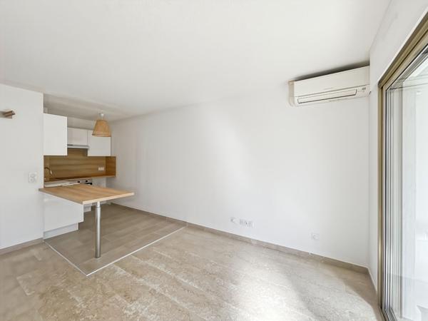 APPARTEMENT DE TYPE 2 PIECES AU COEUR DE MOUGINS