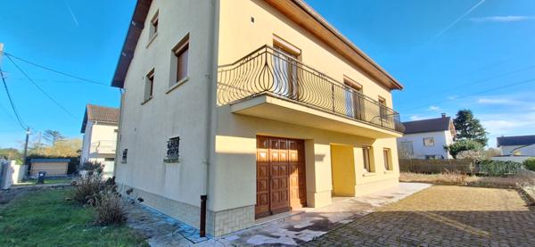 Maison familiale à vendre à Bourg-en-Bresse, secteur résidentiel calme