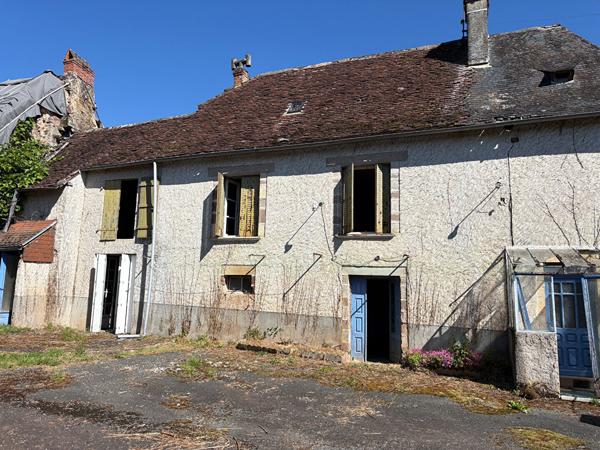 Ensemble à réinventer ? Maison, dépendances et fort potentiel de rénovation Rosiers-de-juillac