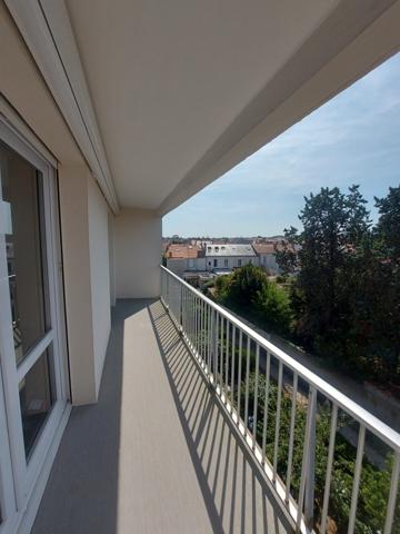 Spacieux T3 traversant quartier La Genette